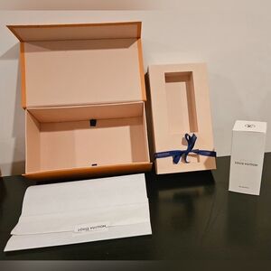 Louis Vuitton Magnetic Apogee Gift Box Perfume Holder Ribbon Tissue Paper Set